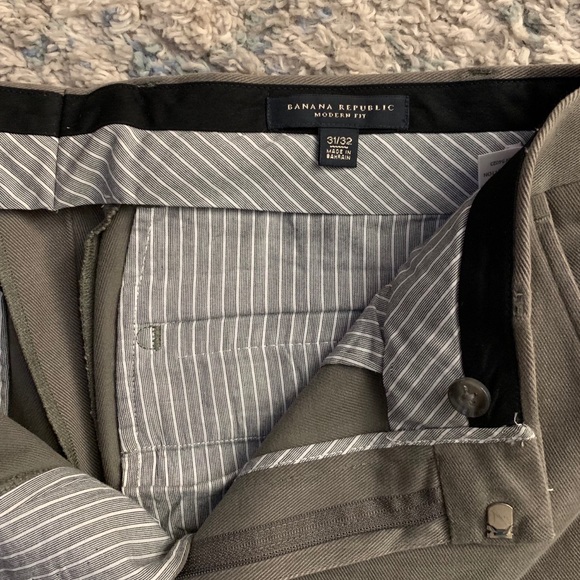 Men’s Banana Republic Chino - Picture 2 of 3